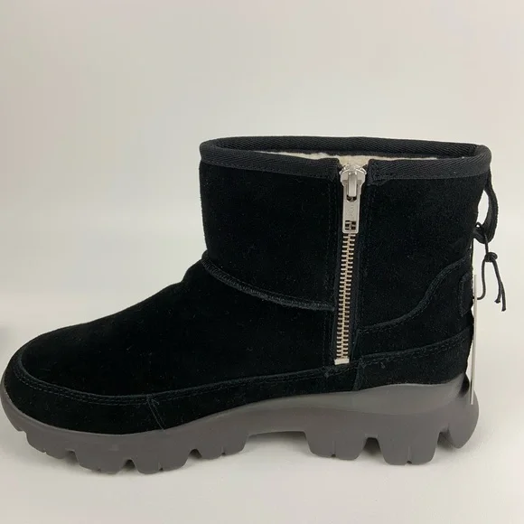 UGG Palomar Black Waterproof Suede Snow Ankle Boots size 8.5 - Picture 5 of 9